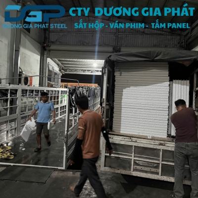 Cung Cấp 500 Mét Vuông Panel Dày 50cm Tôn 3 Dem Cho Dự Án Xây Dựng Văn Phòng Làm Việc